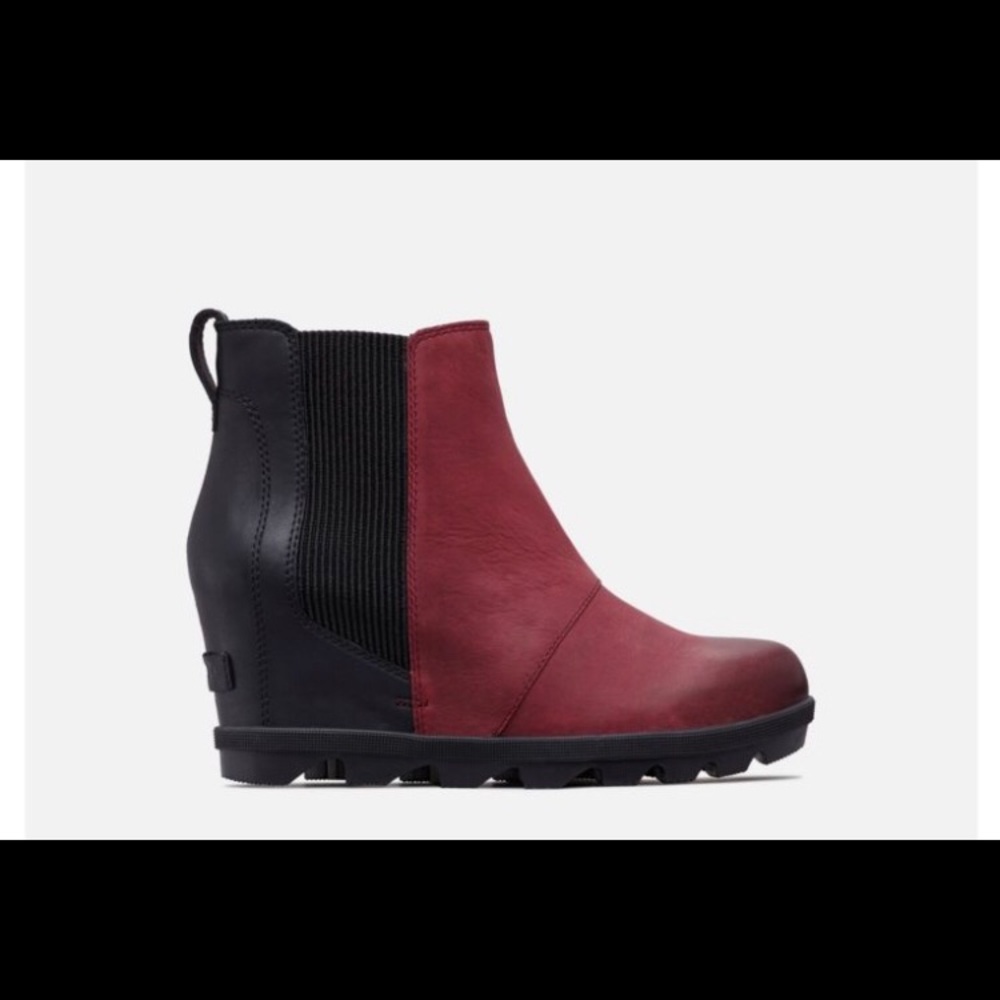 SOREL CHELSEA RICH WINE - NEW IN BOX!!